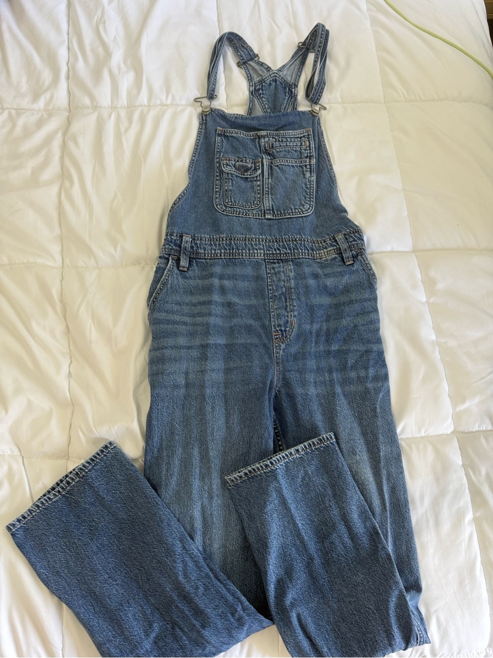 American Eagle Outfitters Light Blue Denim Overalls